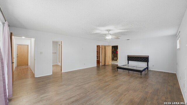 Image 32 of 50 For 132 Outer Dr W