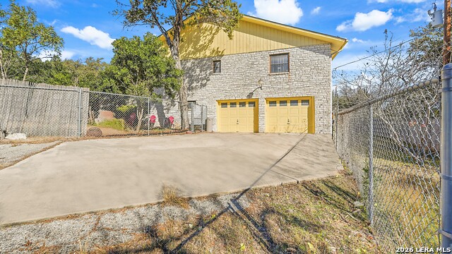 Image 43 of 50 For 132 Outer Dr W