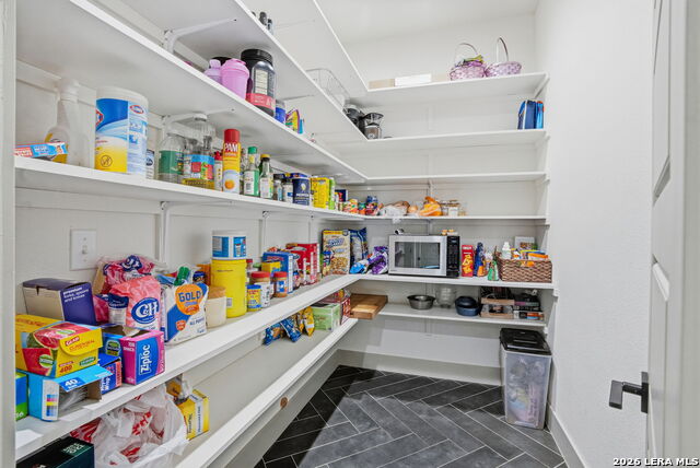 Image 32 of 42 For 153 Chisum  