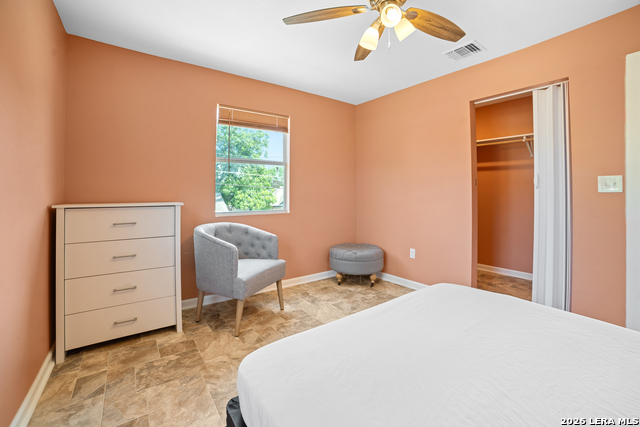 Image 12 of 19 For 232 Hobart  