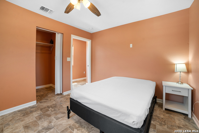 Image 13 of 19 For 232 Hobart  