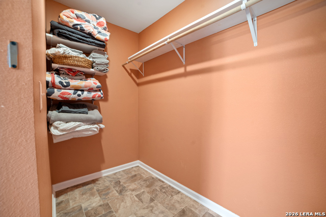 Image 14 of 19 For 232 Hobart  