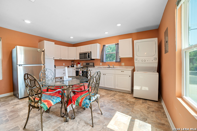 Image 2 of 19 For 232 Hobart  