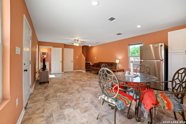 Image 4 of 19 For 232 Hobart  