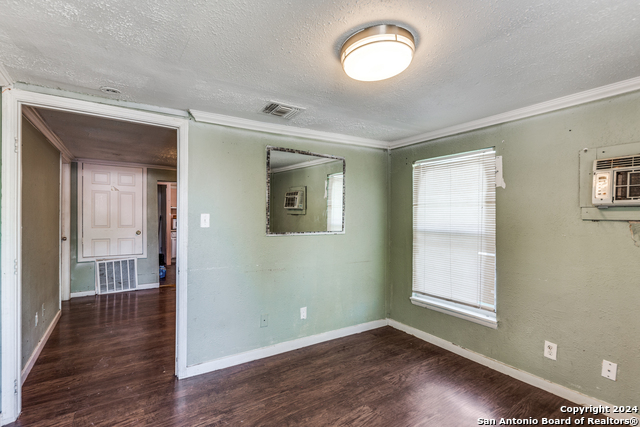 Image 18 of 21 For 1002 Lee Hall