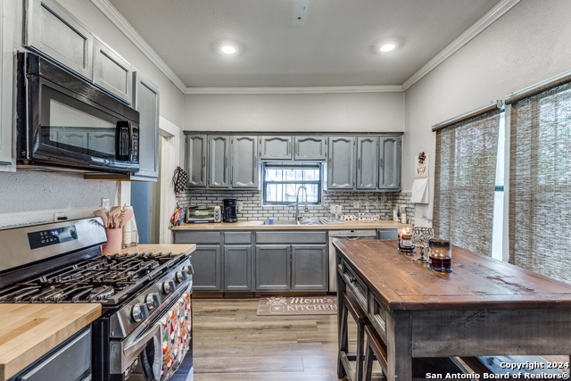 Image 8 of 21 For 1002 Lee Hall