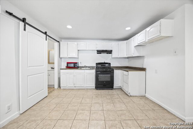 Image 21 of 26 For 234 Readwell Dr