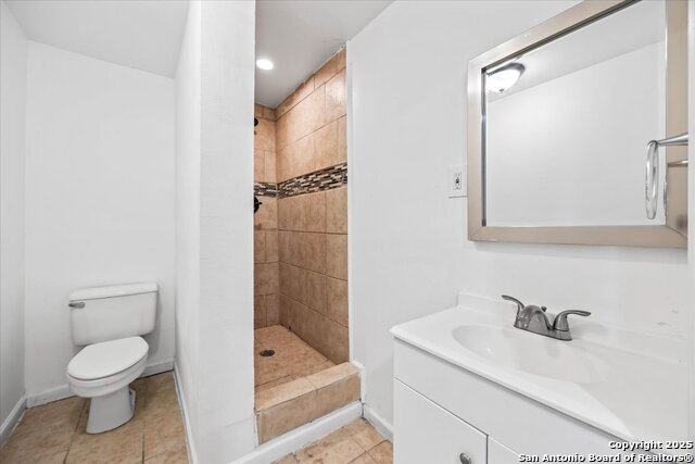 Image 24 of 26 For 234 Readwell Dr