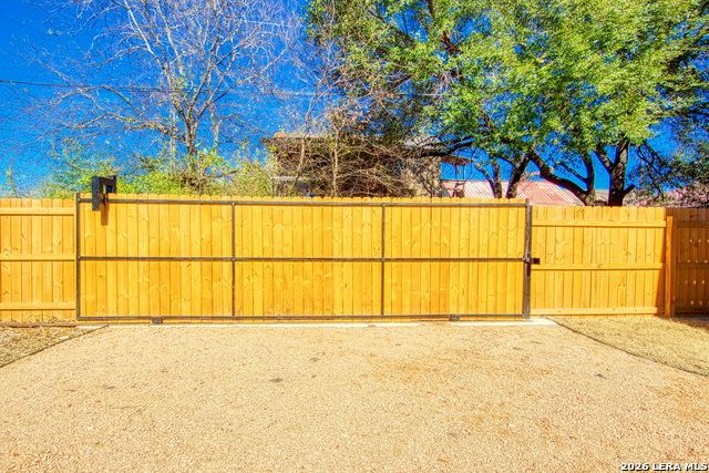 Listing photo id 33 for 1115 Palmetto N