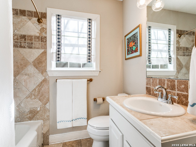 Image 18 of 25 For 748 Eventide