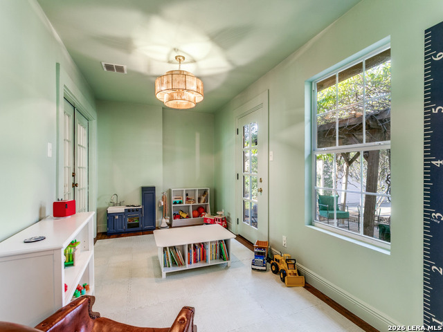 Image 21 of 25 For 748 Eventide