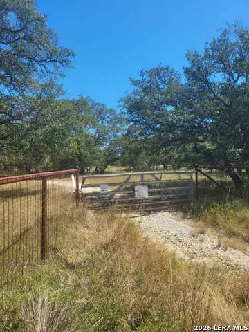 Listing photo id 3 for 346 Ammann  