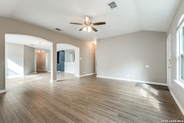 Image 10 of 25 For 5306 Tomas  