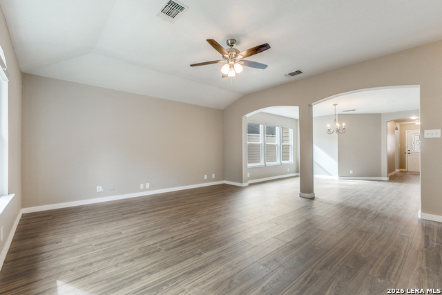 Image 5 of 25 For 5306 Tomas  