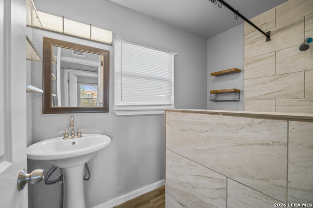 Image 15 of 26 For 339 Creath  