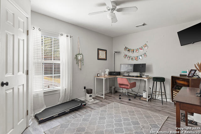 Image 22 of 40 For 204 Lake Park