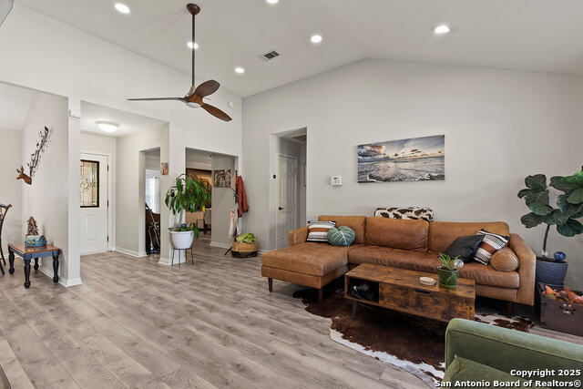 Image 9 of 40 For 204 Lake Park