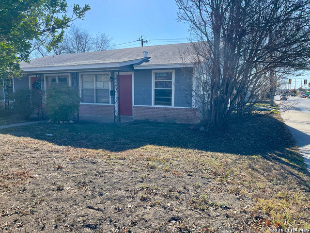 Image 2 of 15 For 768 Edgebrook Lane