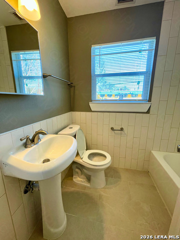 Image 9 of 15 For 768 Edgebrook Lane