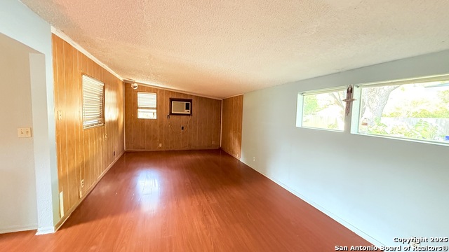 Image 14 of 19 For 122 Newport  