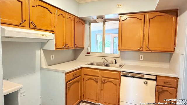 Image 6 of 19 For 122 Newport  