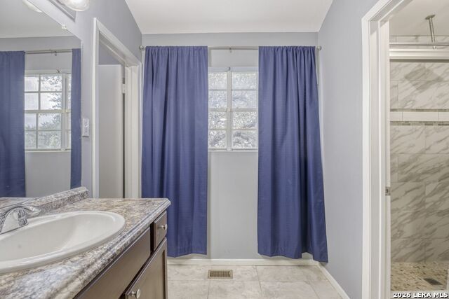 Image 10 of 13 For 11311 Sir Winston  808