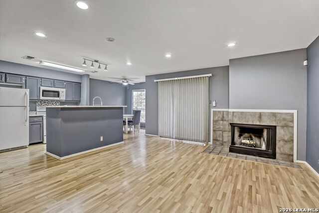 Image 3 of 13 For 11311 Sir Winston  808