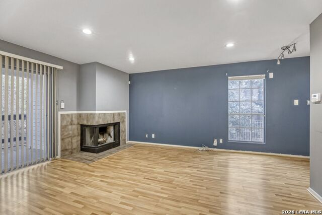 Image 4 of 13 For 11311 Sir Winston  808