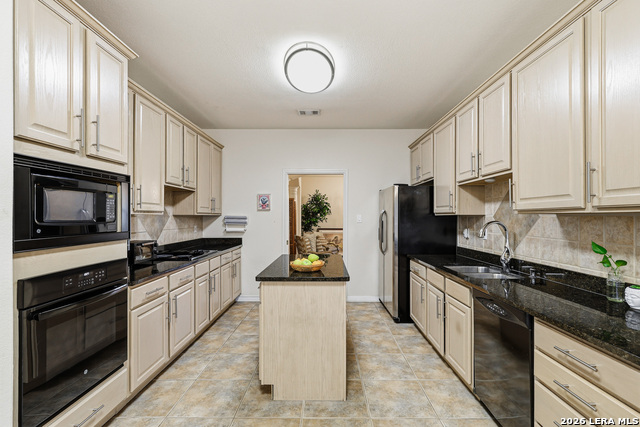 Image 12 of 35 For 7 Greens Shadow