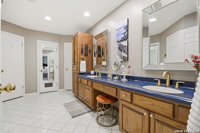 Image 11 of 31 For 14707 Chant  