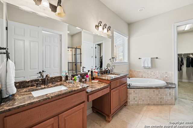 Image 30 of 56 For 24510 Via Vizcaya