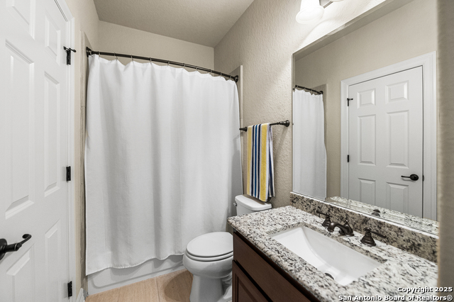 Image 43 of 56 For 24510 Via Vizcaya