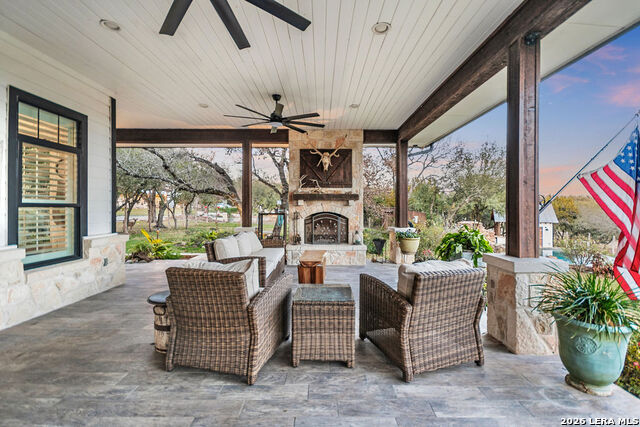 Listing photo id 104 for 292 Fossil Ridge