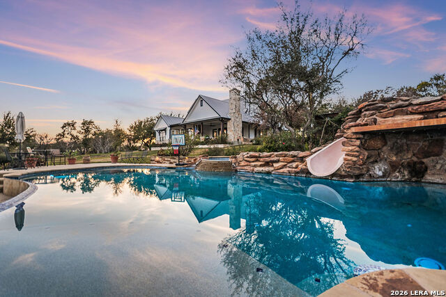 Listing photo id 130 for 292 Fossil Ridge
