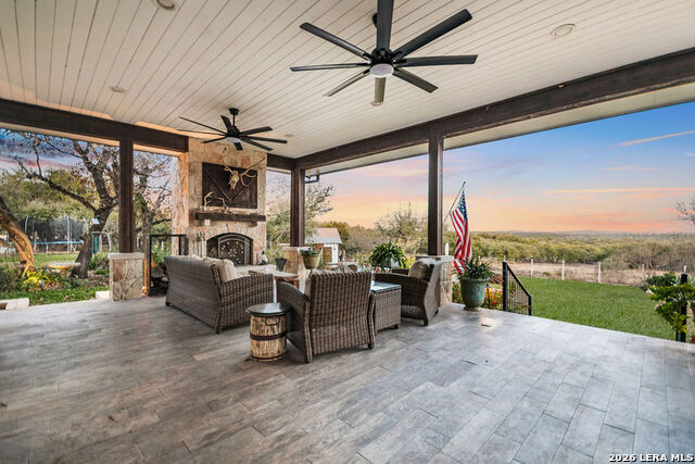 Listing photo id 131 for 292 Fossil Ridge