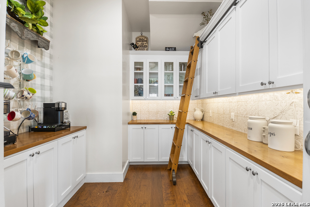 Listing photo id 18 for 292 Fossil Ridge