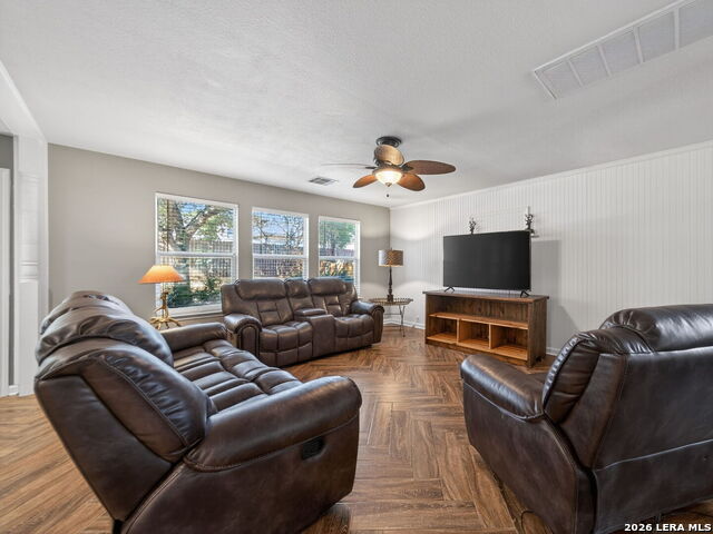 Image 4 of 18 For 1529 Rainy Brk