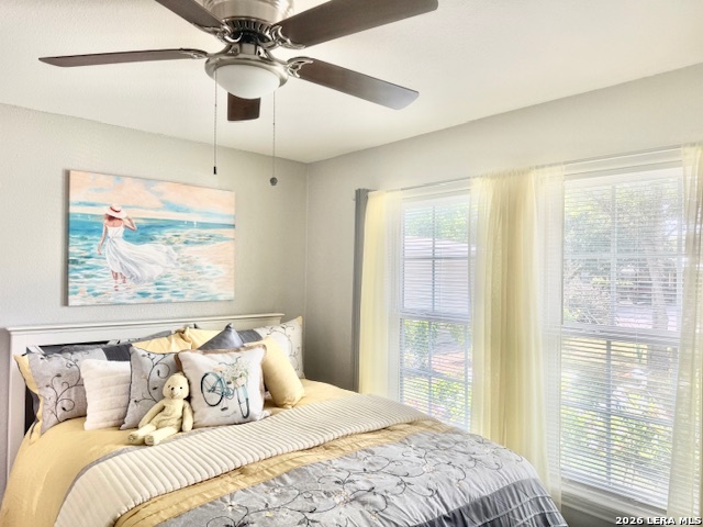 Image 10 of 18 For 1011 Hutchinson E