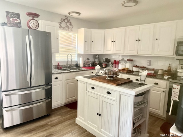 Image 12 of 18 For 1011 Hutchinson E