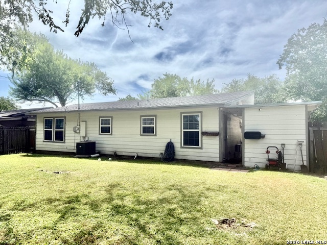 Image 14 of 18 For 1011 Hutchinson E