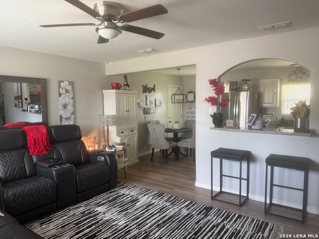 Image 5 of 18 For 1011 Hutchinson E