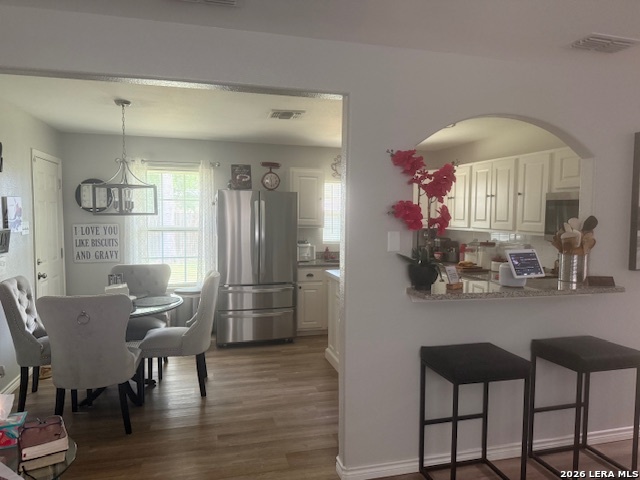 Image 6 of 18 For 1011 Hutchinson E