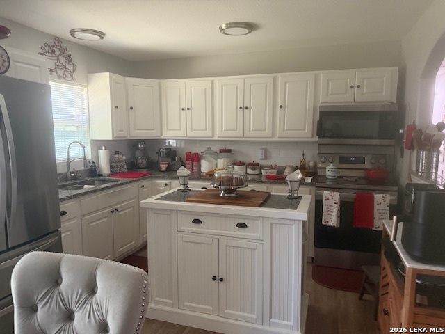 Image 7 of 18 For 1011 Hutchinson E