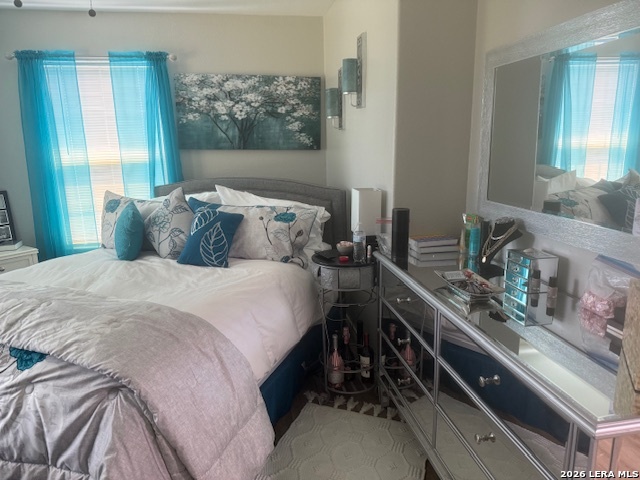 Image 9 of 18 For 1011 Hutchinson E