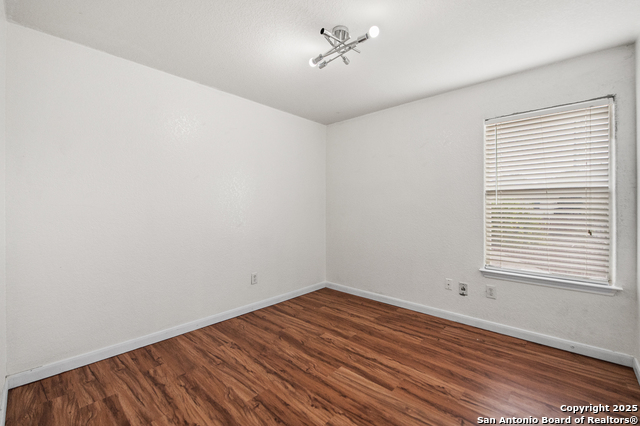 Image 33 of 41 For 5742 Butch Cyn