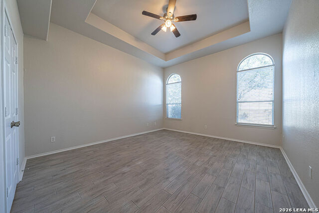 Image 18 of 40 For 24614 Wine Rose