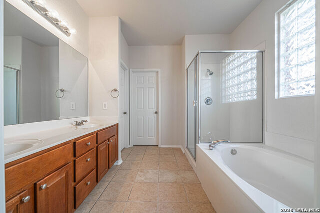 Image 20 of 40 For 24614 Wine Rose