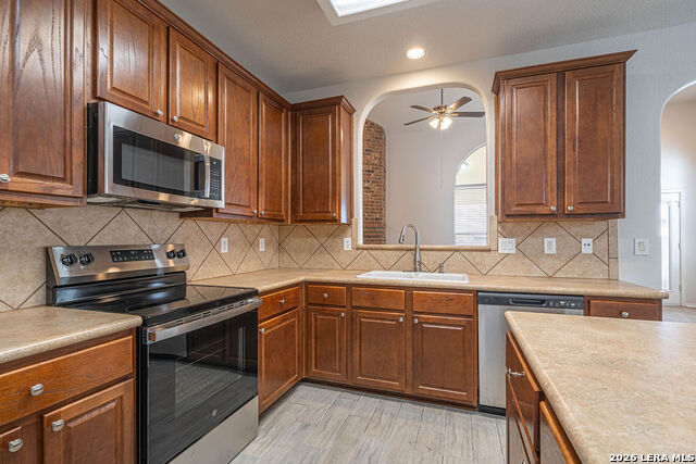 Image 9 of 40 For 24614 Wine Rose