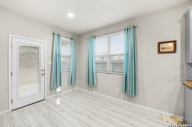 Listing photo id 30 for 10223 Meadow Lark