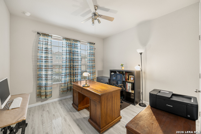 Listing photo id 3 for 10223 Meadow Lark